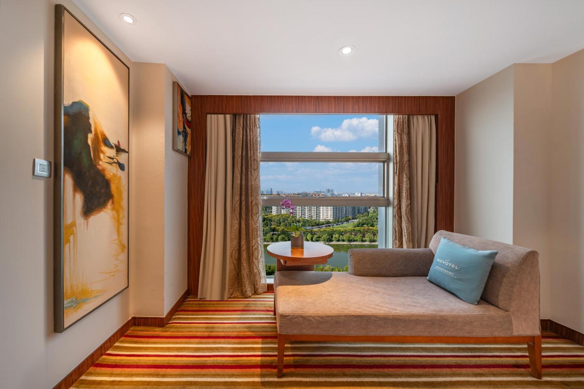 Novotel Zhengzhou Convention Centre Kültér fotó